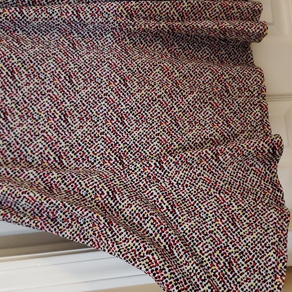 Skirt, black, red, yellow geometric pattern - Picture 3 of 6